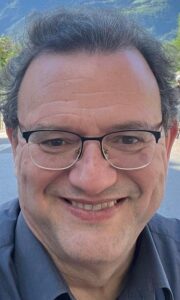 Δρ. Γεράσιμος Σπ. Παπαθανασίου | Οδοντίατρος | Πτυχιούχος και Διδάκτωρ Πανεπιστημίου Humboldt Βερολίνου